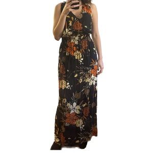 Maxi floral dress with slits